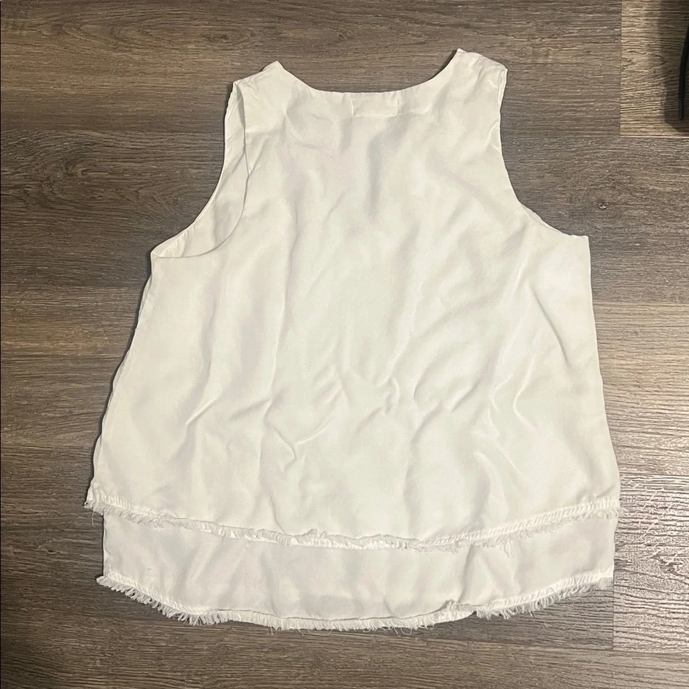 cloth & stone White Layered Sleeveless V-Neck Blouse - Picture 4 of 11